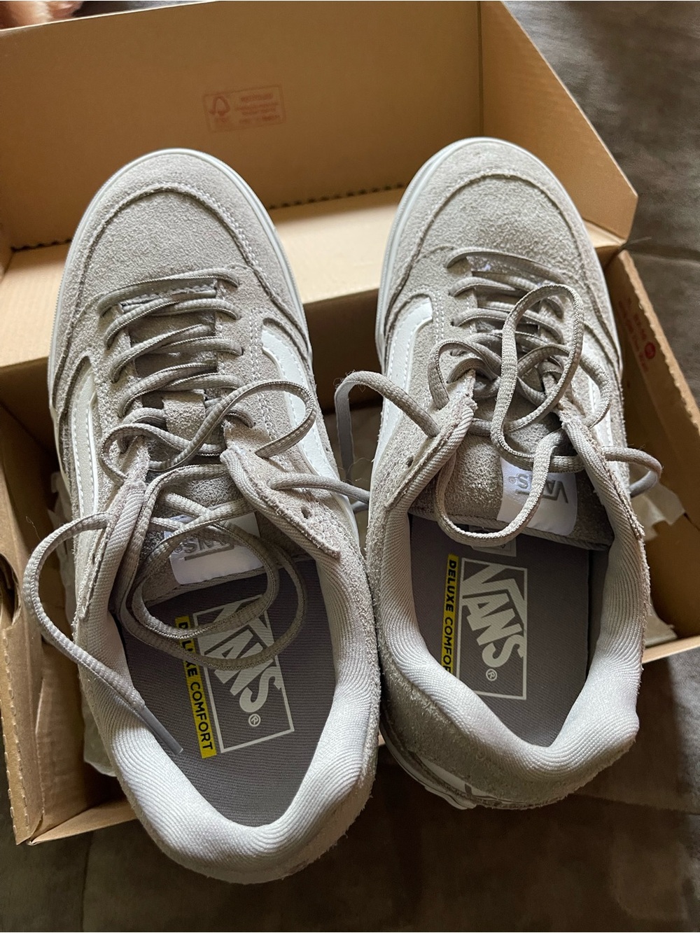 NIB Vans Light Grey Suede & Canvas Low Top Fairview Deluxe Sneakers size 9